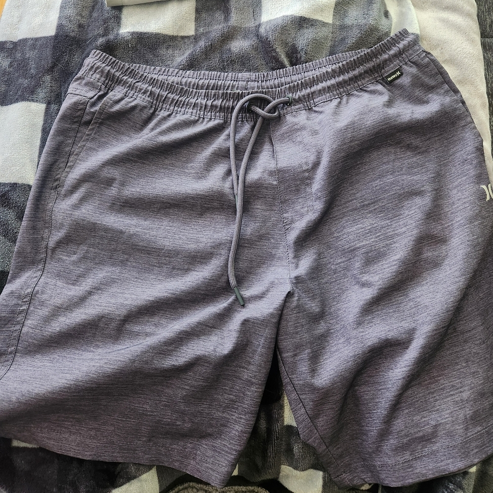 Hurley mens athletic stretch shorts size Large
